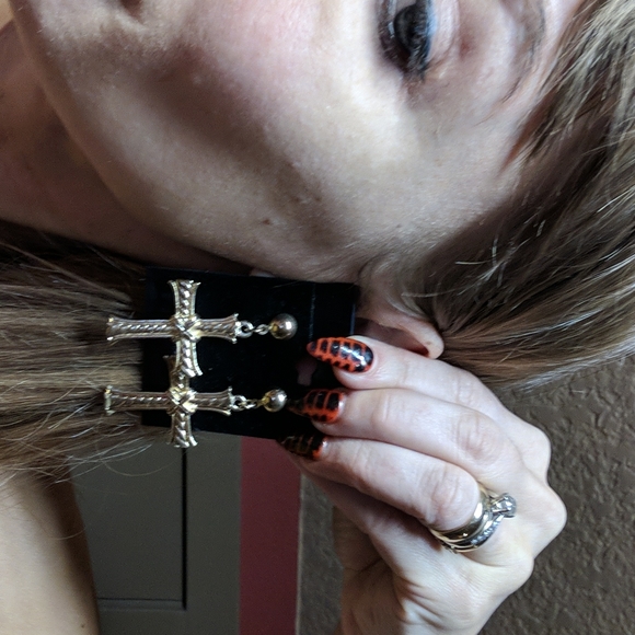 Baddie 🥵 Gold Cross Earrings studs post - Picture 3 of 4